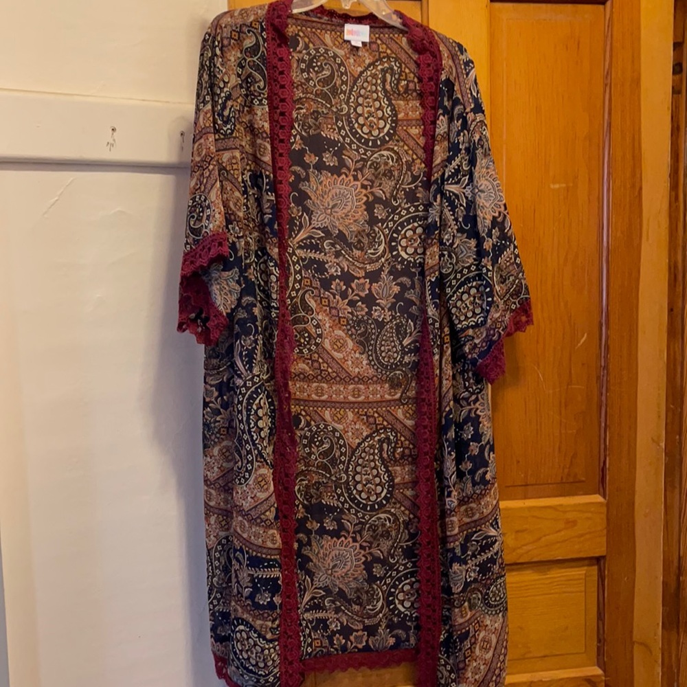Lularoe Chloe kimono (medium)